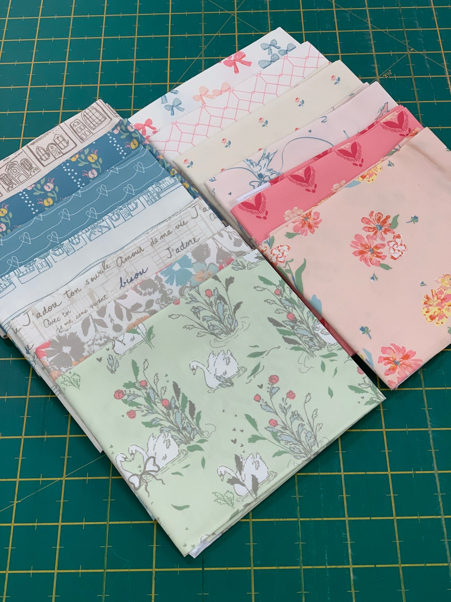 Art Gallery - Mademoiselle Fat Quarter Bundle
